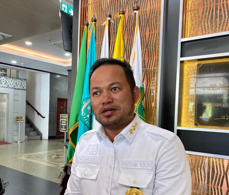 Rudy Mas’ud Minta Maaf atas Insiden Ajudan Pribadi Halangi Wartawan: “Itu Spontan dan Di Luar Kontrol Saya”