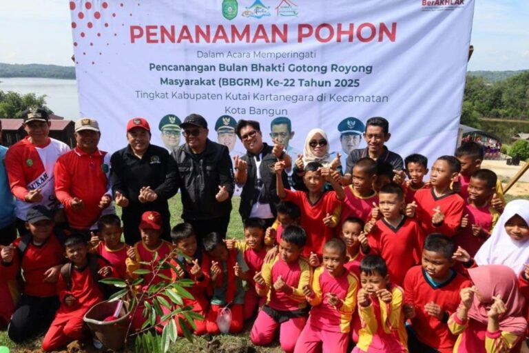 Bupati Kukar Resmikan BBGRM ke-22, Tegaskan Gotong Royong Sebagai Jalan Hidup Masyarakat