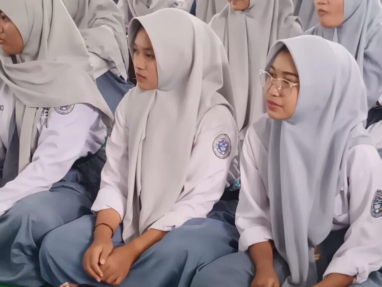 Minggu Depan, Siswa SMA/SMK di Kaltim Mulai Terima Perlengkapan Seragam Gratis