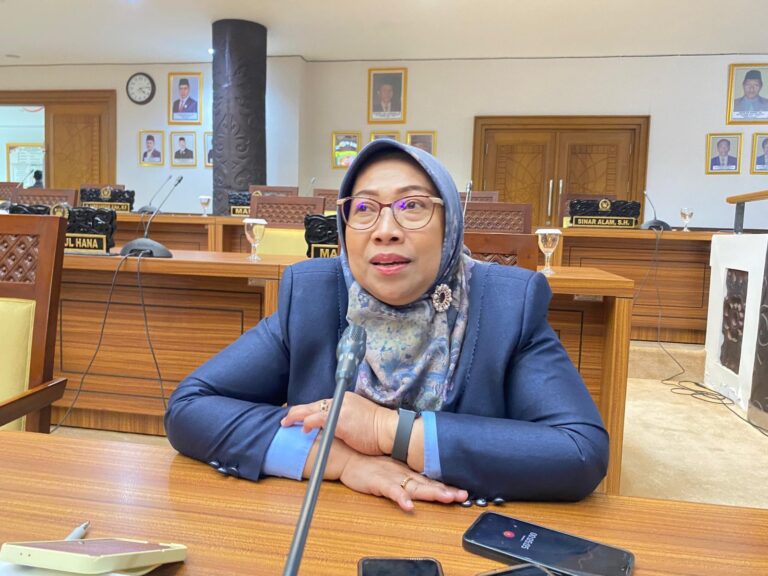 Sri Puji Tekankan Pentingnya Pengawasan Anak SD di Sekolah Rakyat