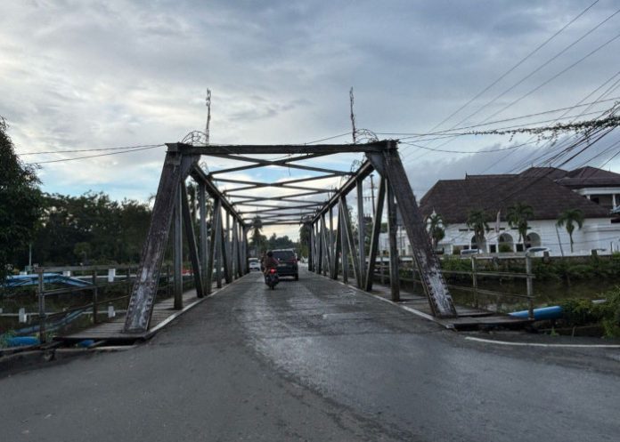 Jembatan Besi