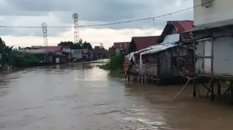 Remaja Hilang Terseret Arus Sungai Karang Mumus, Tim SAR Lakukan Pencarian Intensif